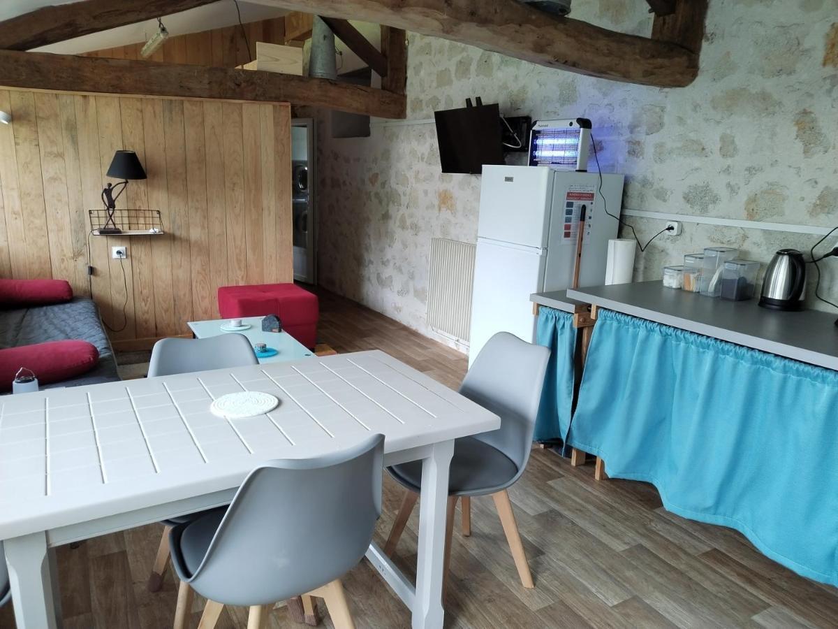 Chambre 2 A 4 Pers Gite Du Gardoir Boresse-et-Martron Zewnętrze zdjęcie
